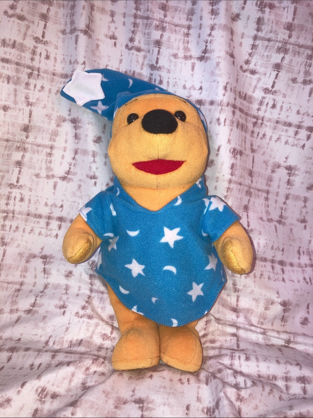 Mattel Disney Bedtime Winnie The Pooh, Plush Bear in Nightshirt & Cap, 1994